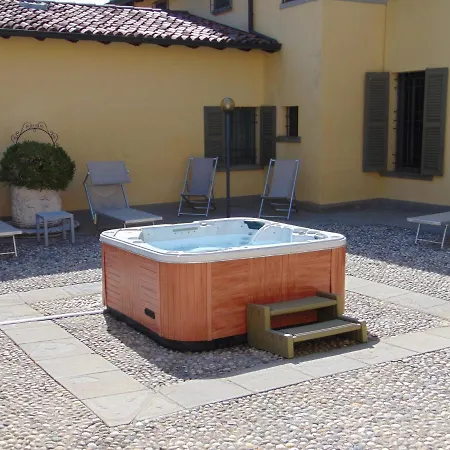 Konukevi Galleria Imperiale Relais De Charme Sarnico